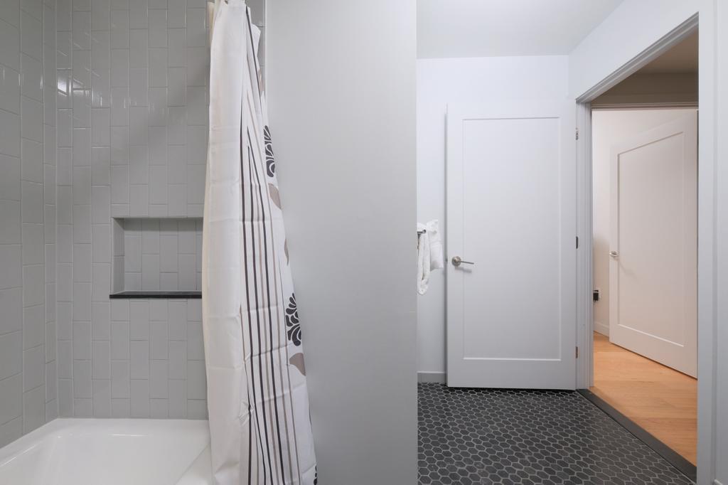 Global Luxury Near Union Station