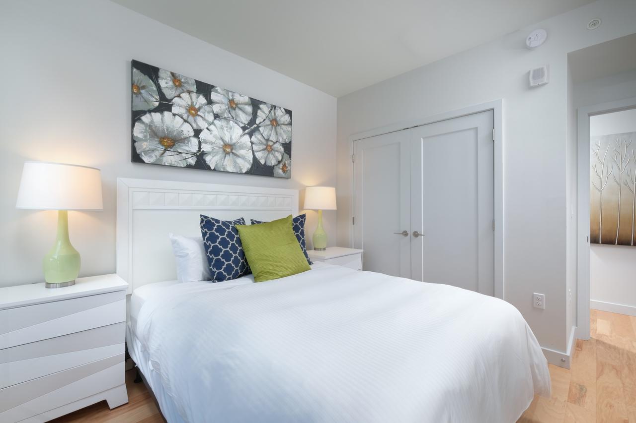 Global Luxury Near Union Station *